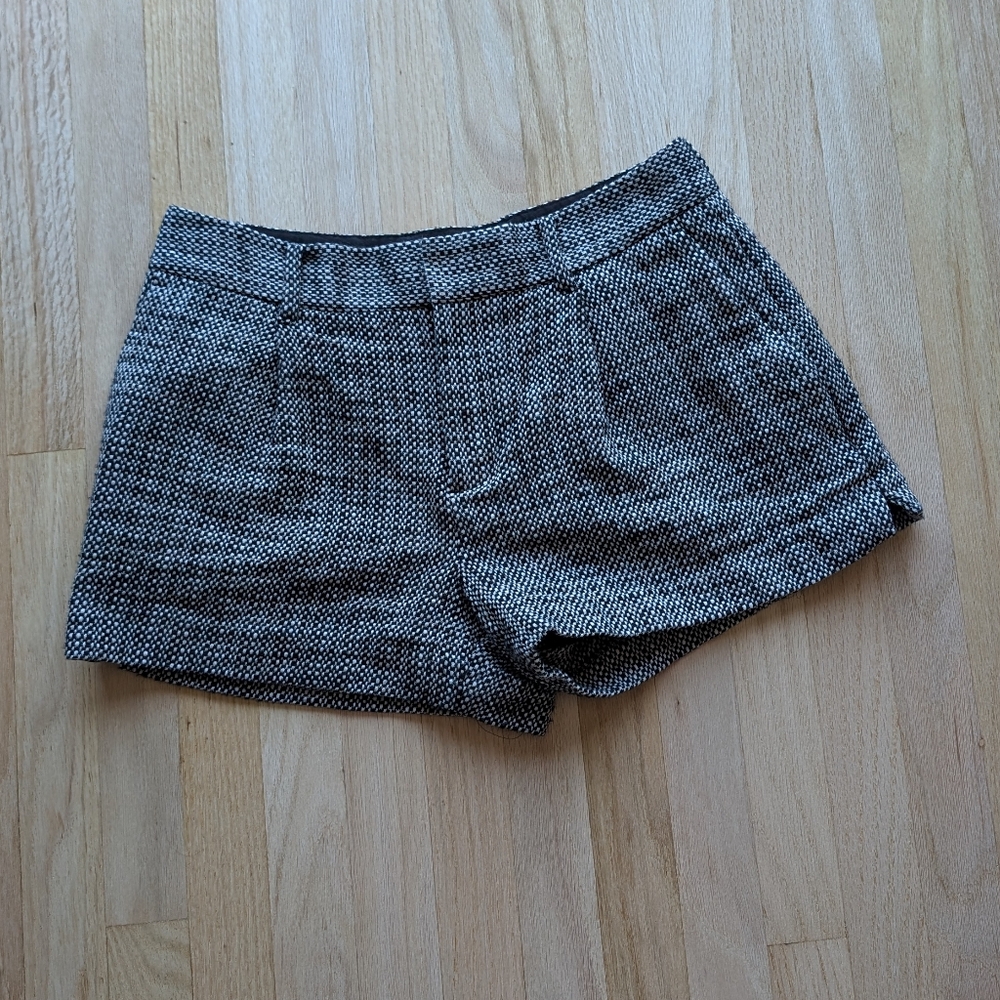 Banana Republic Tweed Mid Rise Business Casual Shorts (size 4 Petite)
